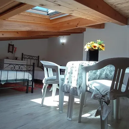 Casa Matrea Con Box Privato * סנטה טרזה גאיורה